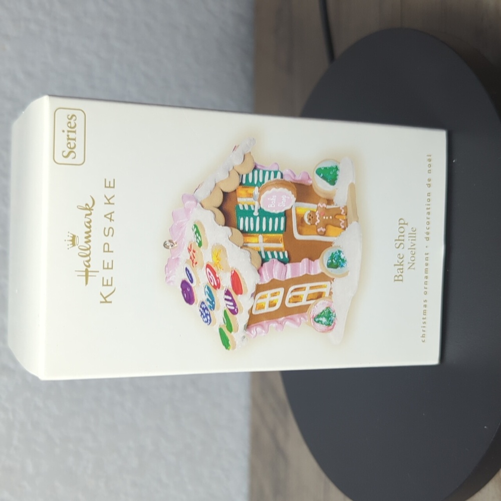 Hallmark Keepsake Bake Shop Noelville 2007 Holiday Ornament